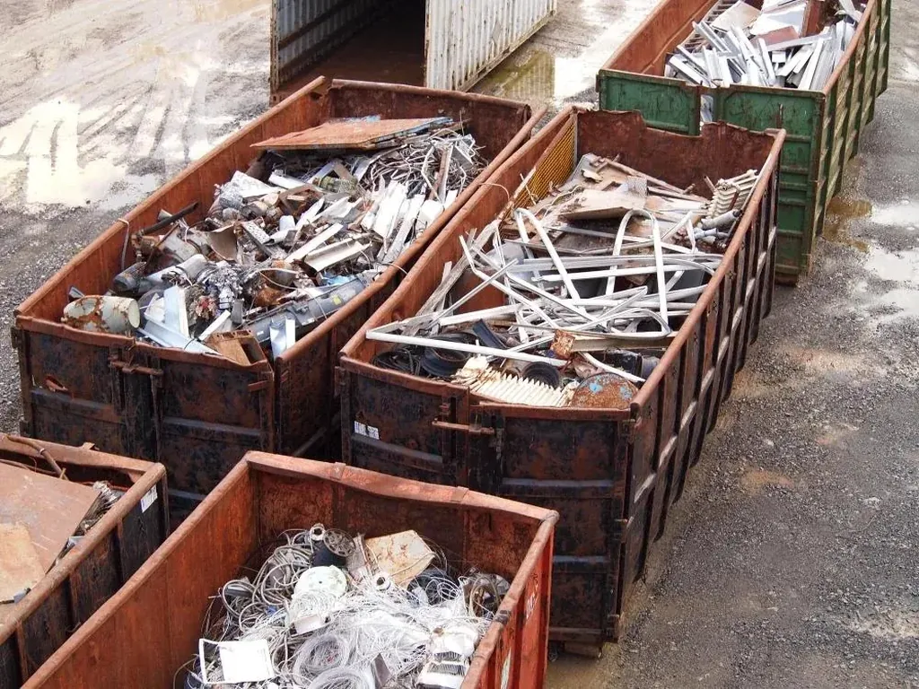 Συλλογή και μεταφορά Scrap μετάλλων με φορτηγό